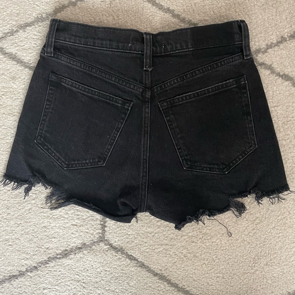 Abercrombie & Fitch High Rise Mom Short - Picture 2 of 3